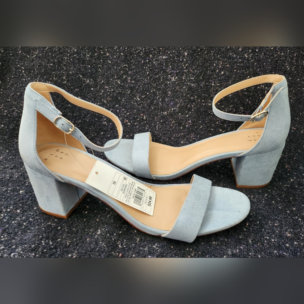 Light Blue Platform Heel Size 10